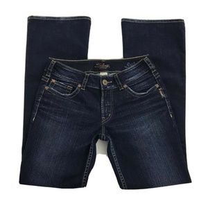 Silver Suki Dark Wash 28/32 Mid Rise Curvy Flare